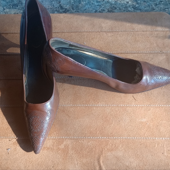 Prada Brown Pointed-Toe High Heel Pumps Size 7, (75) - Picture 6 of 8